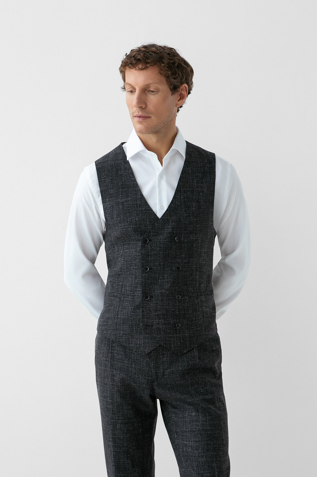 Жилет из шерсти, льна и шелка