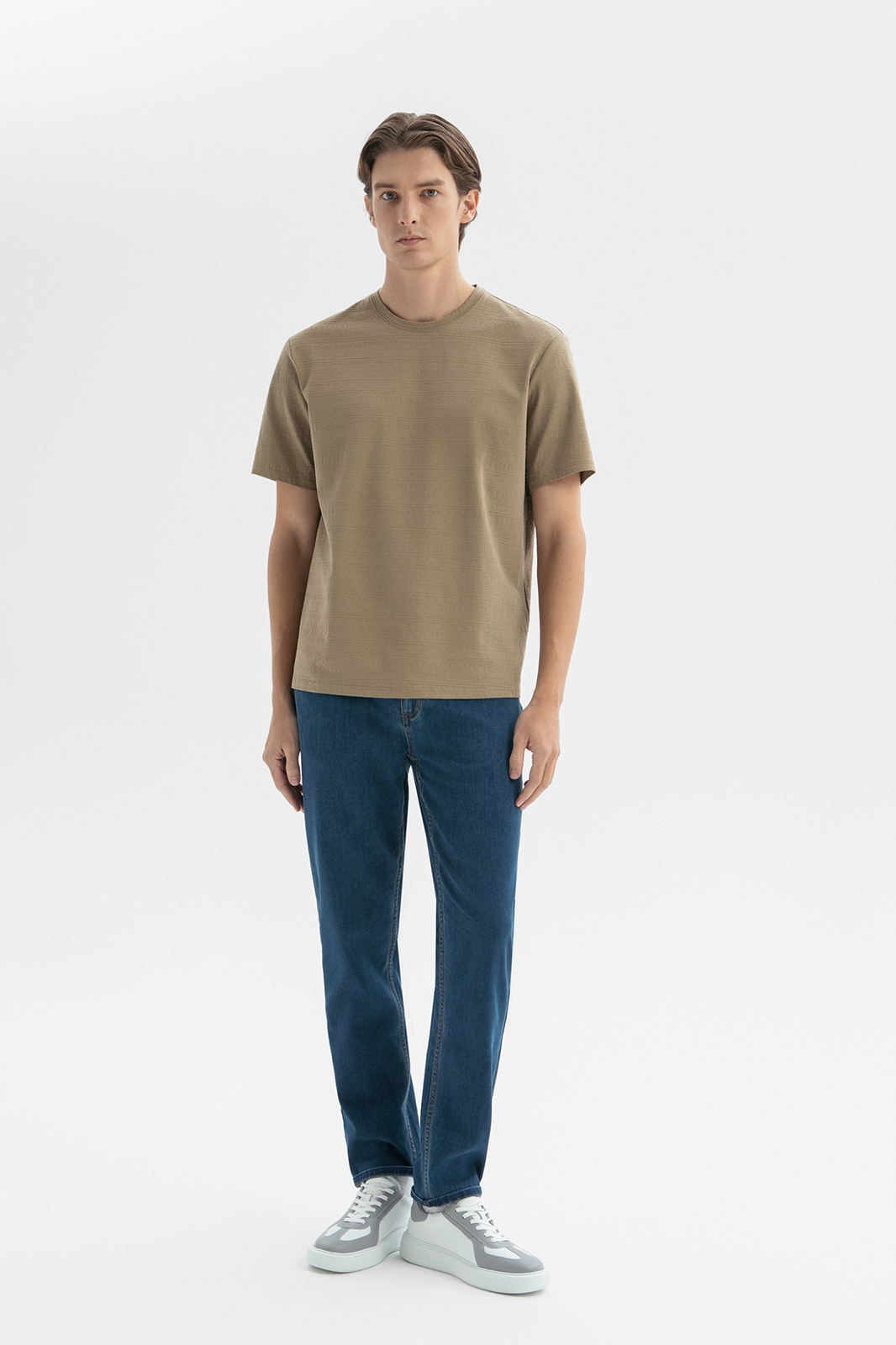 Джинсы прямого силуэта