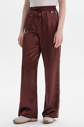 Брюки спортивные атласные с лампасами