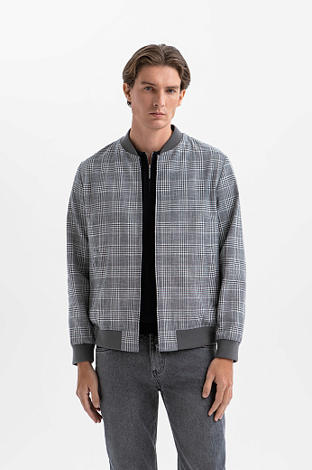Бомбер в клетку из хлопка и льна