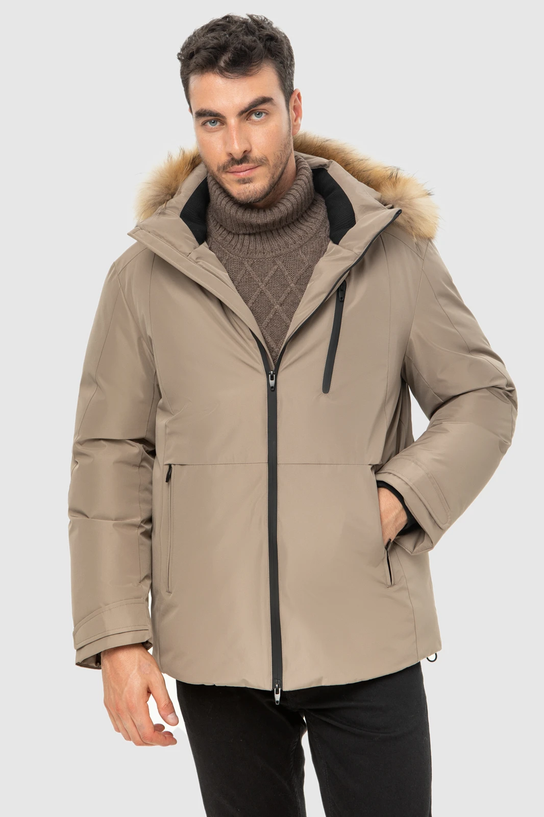 Куртка утепленная зимняя с отделкой из натурального меха