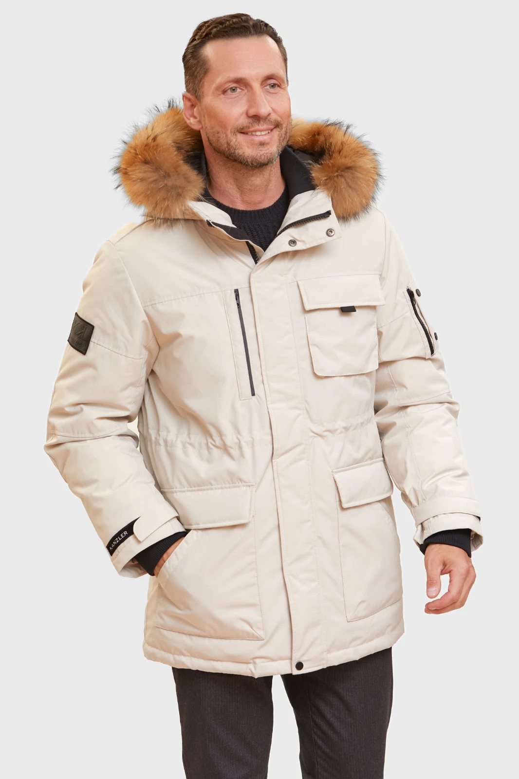 
        Пуховик зимний удлиненный с отделкой из натурального меха и водоотталкивающей обработкой